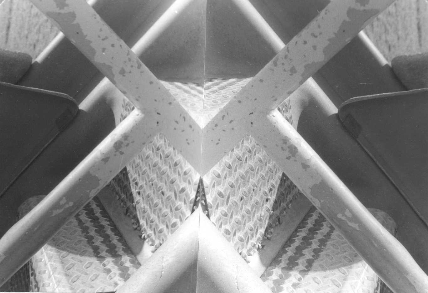 slide.bmp (1408358 bytes)