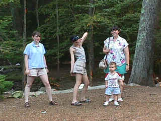 mvc-004f.jpg (81275 bytes)