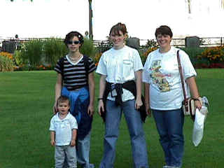 mvc-020f.jpg (33089 bytes)